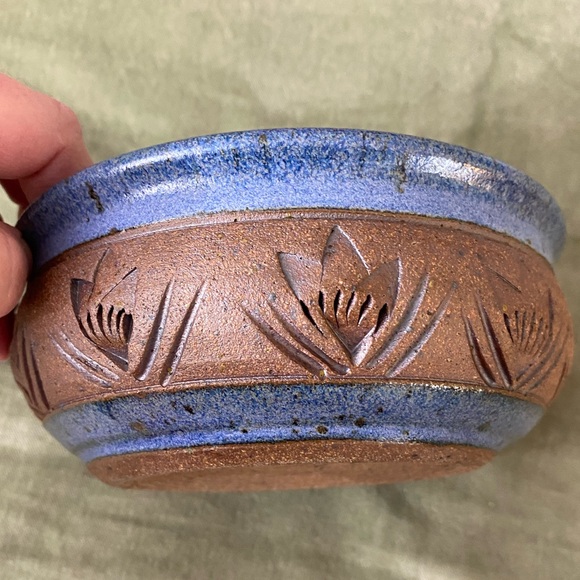 Stoneware Handcrafted Blue and Brown Ceramic Bowl signed possibly Lynne UBG - Picture 1 of 7